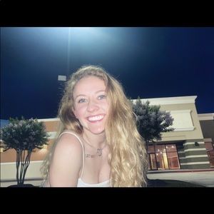 Meet your Posher, Lacey